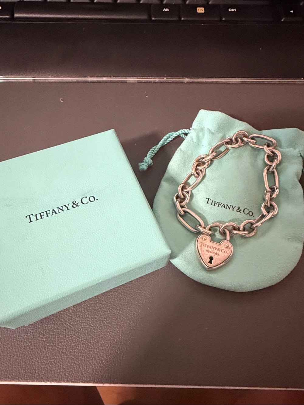 Tiffany & Co. Sterling Silver Heart lock padlock Tag Link Bracelet 8” long charm - Picture 4 of 6